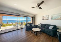 Others 3 Steps to Sandy Beach Pool Renovated 2BR Condo