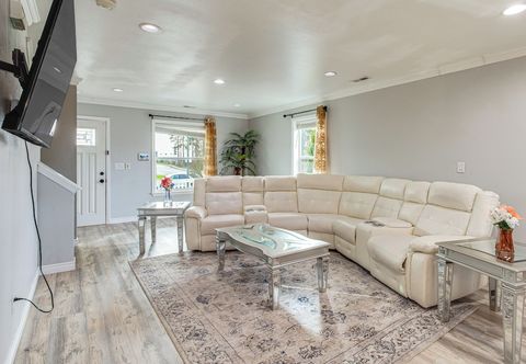 Others 14 Mi to Tacoma Art Museum: Quiet Puyallup Getaway