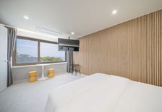 Lain-lain 3 From H Browndot Hotel Gyeongju Yangnam