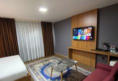 其他 7 216 F&B Suites