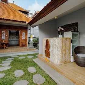 Reception1Ray Guest House,Komaneka Fine Art Gallery飯店