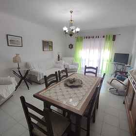 Room 1 Nice Lagos 3 Bedrooms Balcony Flat, Batata Beach Hotels