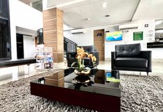 Others 2 Sun Square i4iS