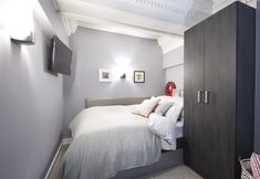 其他 7 Student Only Plummer House