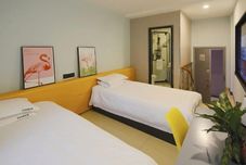 Others 100 Inn (Shanghai North Xizang Road)