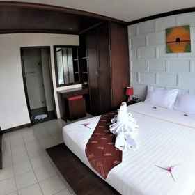 Room 1 EBS Hostel Phuket, Let's Relax Spa - Phuket (The Sis Kata) Hotels