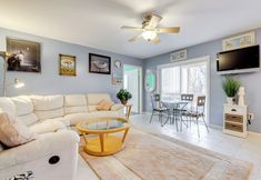 Others 5 Walk to Eastern Point Beach: Apt w/ Water View!