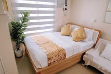 Khác Urban Escape With a View