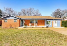 Lainnya 2 Patio & Fenced Yard: Newly Renovated Hurst Home!