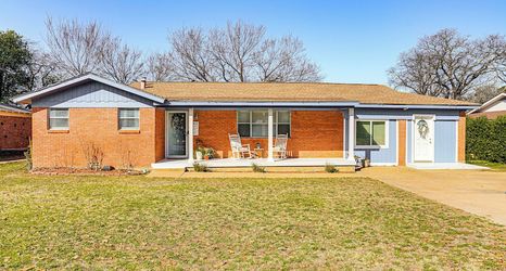 Lainnya 2 Patio & Fenced Yard: Newly Renovated Hurst Home!