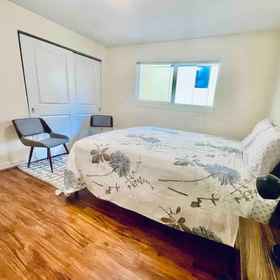 Room 1 The Seattle Haven - Modern Suites, Hotel King County