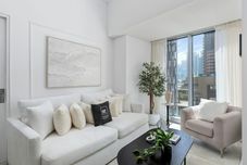 Others Maison Privee - Sleek Stay in Dubai Marina’s Famous Twisting Tower