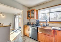 其他 2 < 1 Mi to University of Oregon: Eugene Home