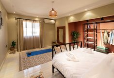 Lain-lain 3 Xuru Stays I Play Foosball & Do Yoga - 1 BR Apt. 5 Min To Airport