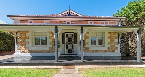 Lainnya 2 Charming 3BR Sandstone Haven