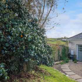 Primary image 1 Sunlight Cottage, Deviock Hotels