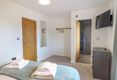 Lain-lain 2 2 Ty Newydd