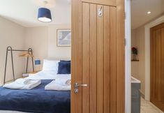 Others 5 Metcalfe House