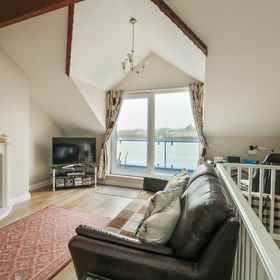 Primary image 1 Waters Edge, Hotel Llanfair