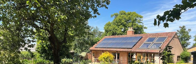 Others The Apple House