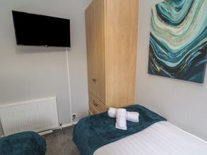 Others 4 Lakeside 18