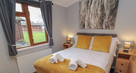 Others 2 Lakeside 18