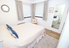 Others 6 Water's Edge