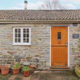 Primary image 1 Honeysuckle Cottage, Haselbury Plucknett Hotels