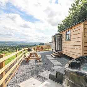 Primary image 1 Shepherd's Cwtch, Meidrim Hotels