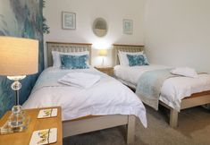 Lain-lain 4 The Hideout