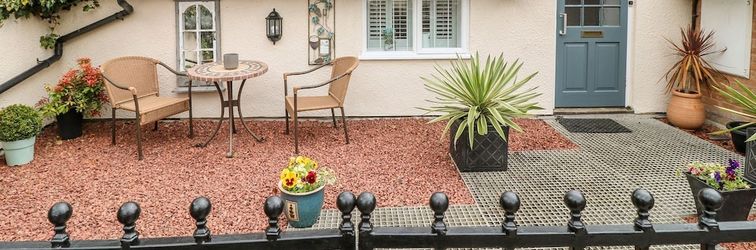 Lain-lain The Hideout