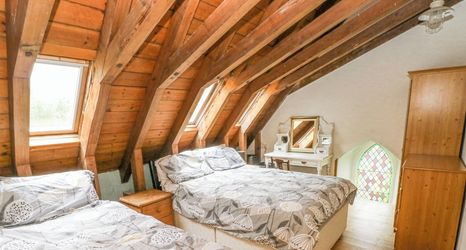 Others 2 Church Llygad Y Dyffryn