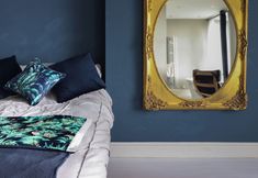 Others 3 Tonnau Yr Oleu or Waves of Light