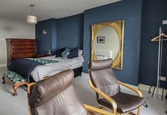 Others 7 Tonnau Yr Oleu or Waves of Light