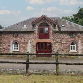 Primary image 1 มีโดว์ คอทเทจ, โรงแรม & ที่พัก Meidrim