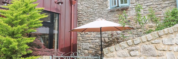 อื่นๆ The Stables