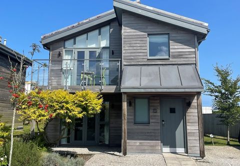 其他 Una, Lodge 73