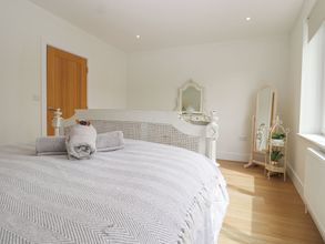 Others 4 Enbrook View