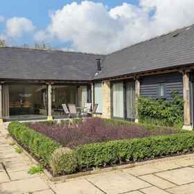 Primary image 1 Hawthorn Barn, Brimpsfield Hotels