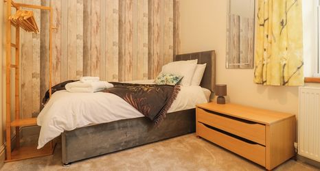 Lainnya 2 Lower Gadles