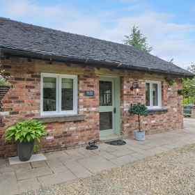 Primary image 1 Bay Tree Cottage, Baslow and Bubnell Hotels