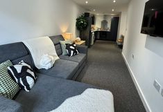 Others 6 Modern 1-bed Apartment - Sleeps 4 & Central Links