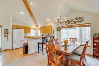 Lainnya 4 Hot Tub at Townhome on 8th Green in Redmond