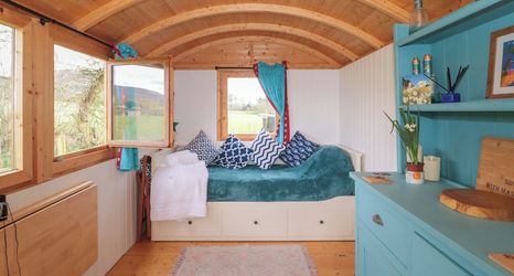 Lain-lain 2 Harri's Hut