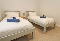 Others 2 Sunningdale Rise