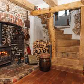 Primary image 1 Alpha Cottage, Blackpool Sands Hotels