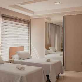 Room 1 Casa com piscina 5 suites 1 quarto e AC, Omar Ibn Al-Khattab Mosque Hotels