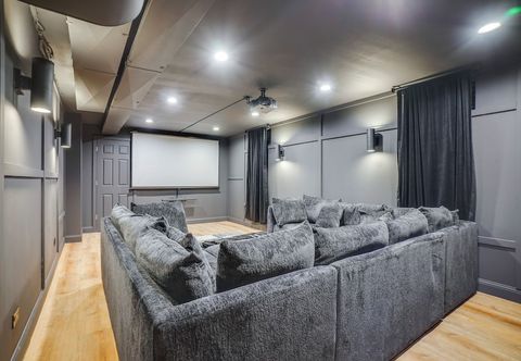 Others 1/2 Mi to Lake Geneva: Home w/ Game Room
