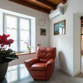 Room 1 Varenna Railway by Wonderful Italy, Apartemen Introzzo
