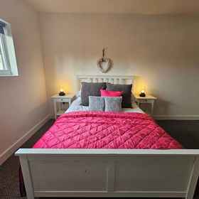 Primary image 1 Apartmentsleeps4-marketquarter-wifi-parking, Hotel Botanic Gardens Museum